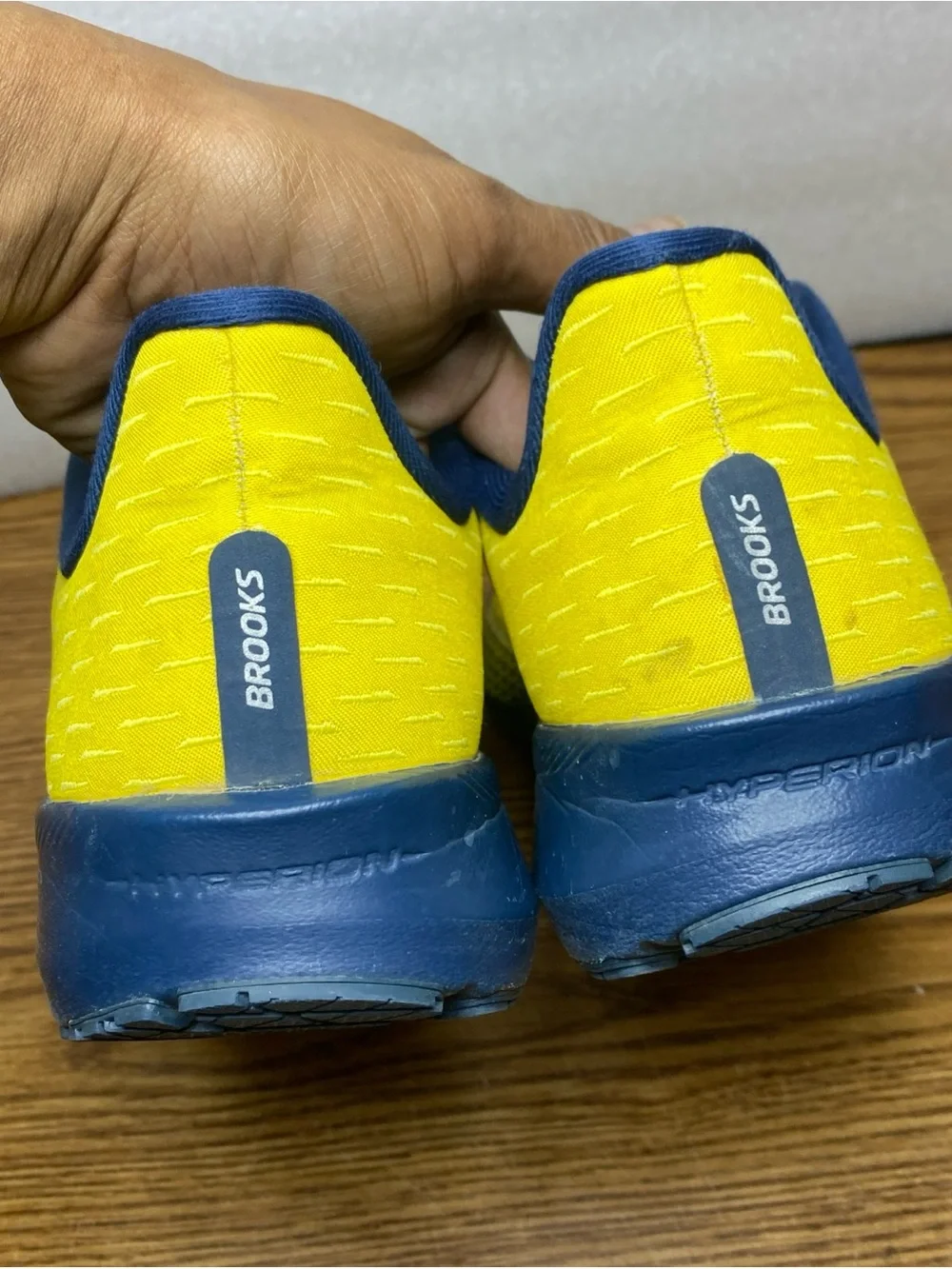 Brooks Hyperion Tempo Mens Running Shoes Yellow Blue 1103391D767 Size 11.5 D